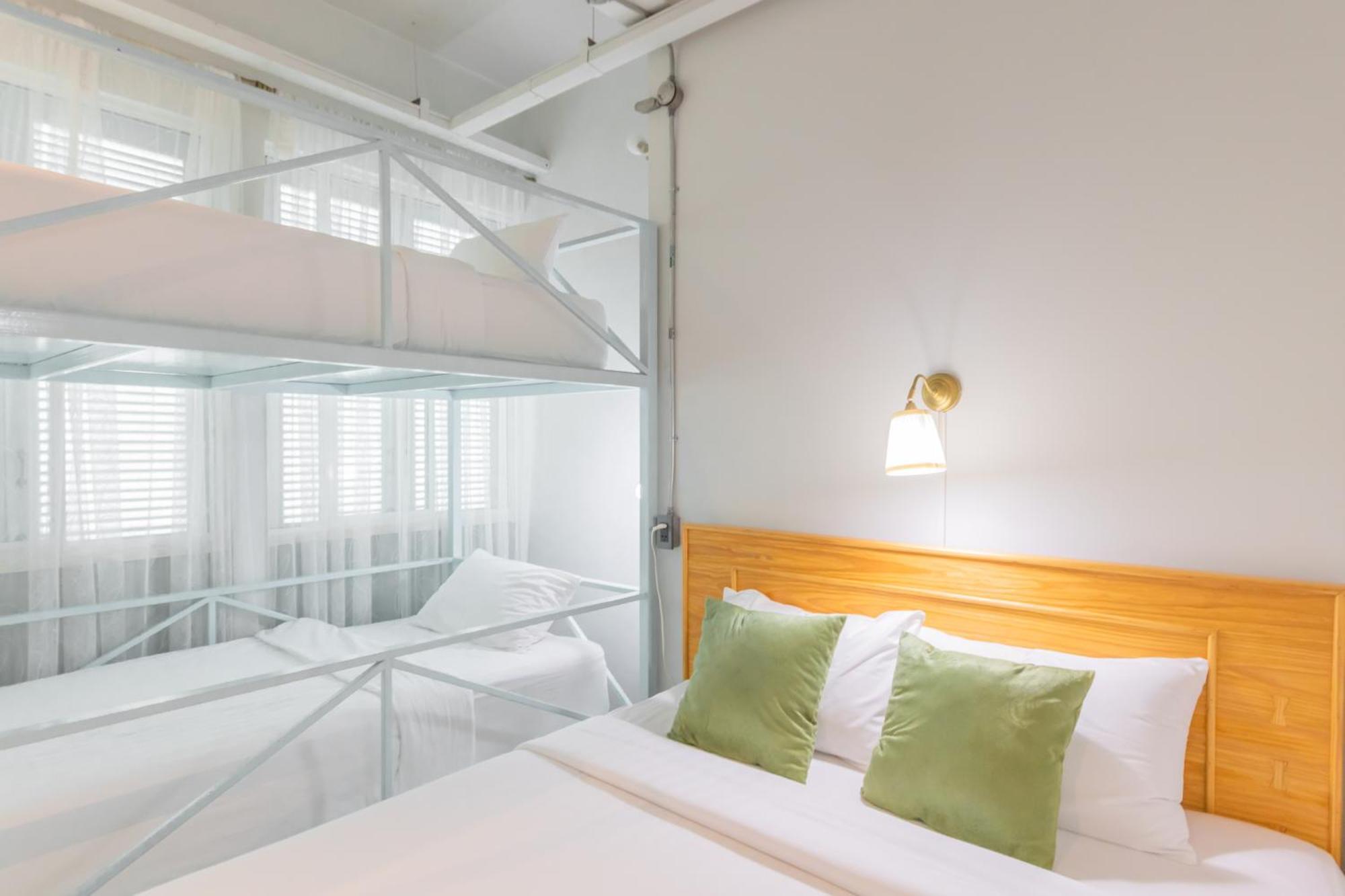 Latima Boutique Hostel كانتْشانابوري المظهر الخارجي الصورة