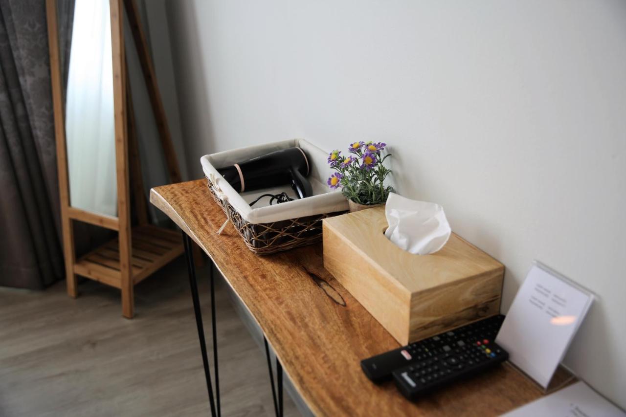 Latima Boutique Hostel كانتْشانابوري المظهر الخارجي الصورة